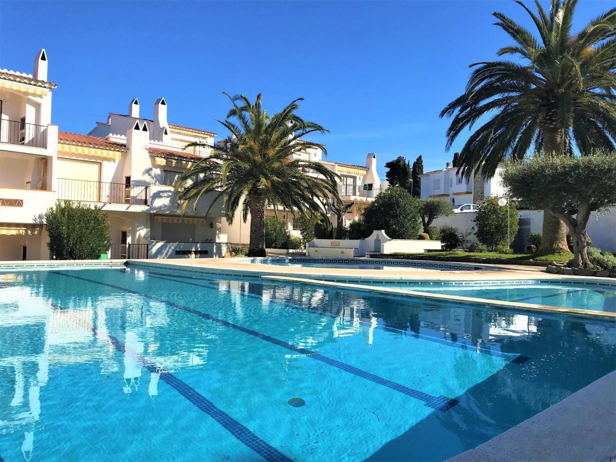 Apartamento En Roses Parking Y Piscina Comunitaria المظهر الخارجي الصورة